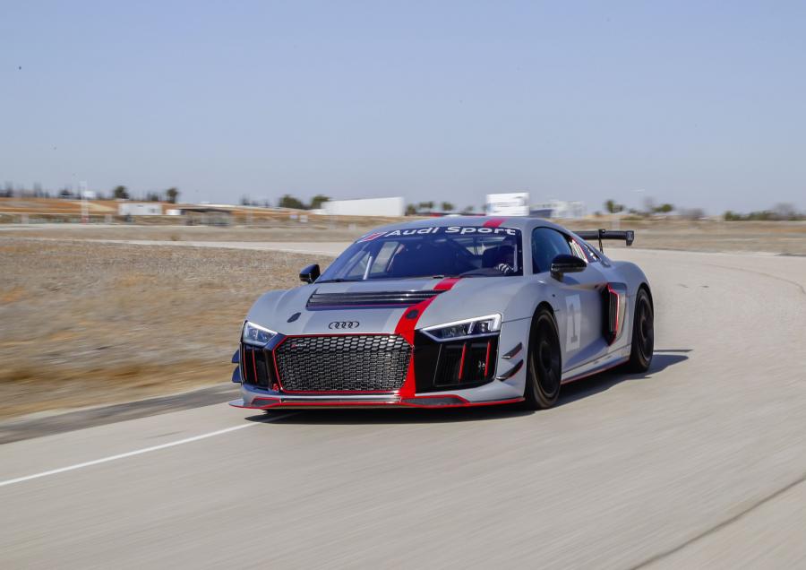  Audi R8 LMS GT4 2017 года  (фото 23 из 37)